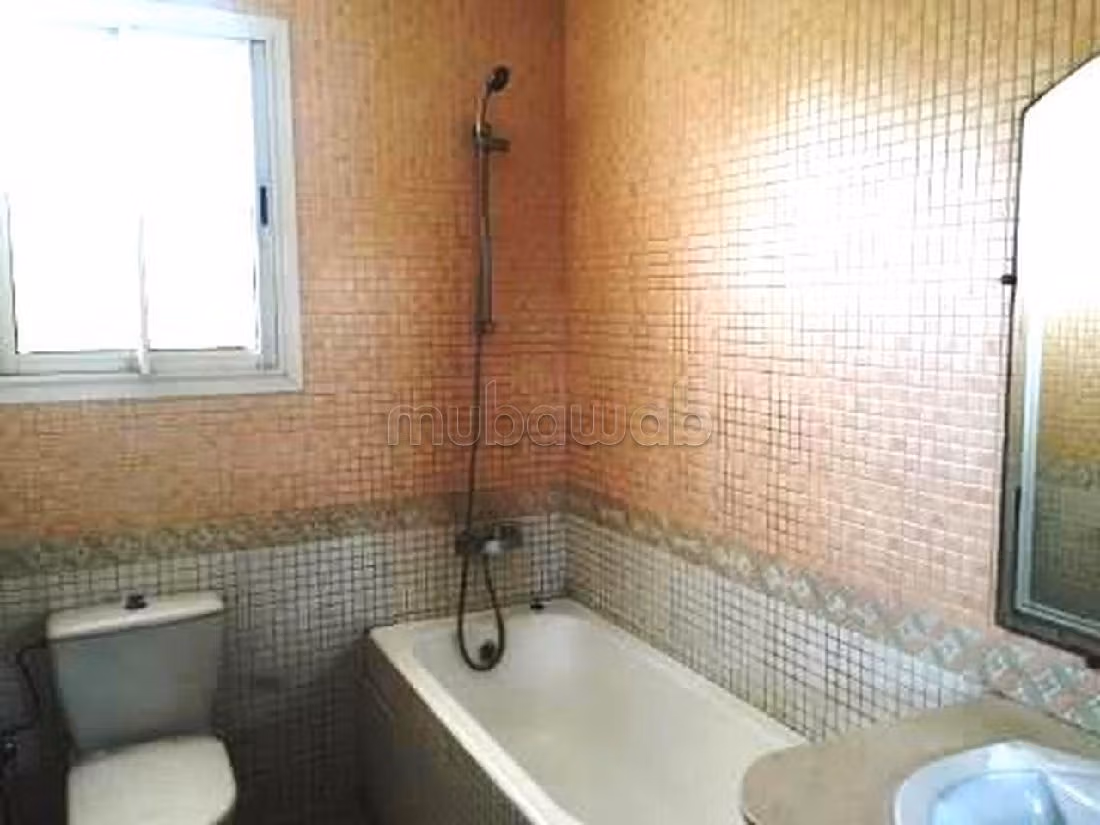 Suntuosa villa en alquiler en Californie. Superficie 622 m². Antena parabólica y seguridad