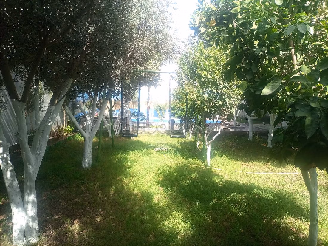 Esplendida villa en venta en Jamaa el Kbir. Pequeña superficie 430 m². está amueblado con buen gusto. 