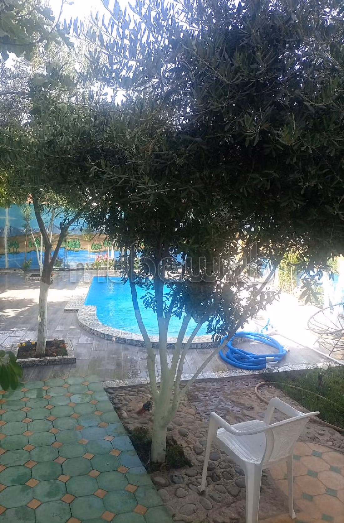 Esplendida villa en venta en Jamaa el Kbir. Pequeña superficie 430 m². está amueblado con buen gusto. 