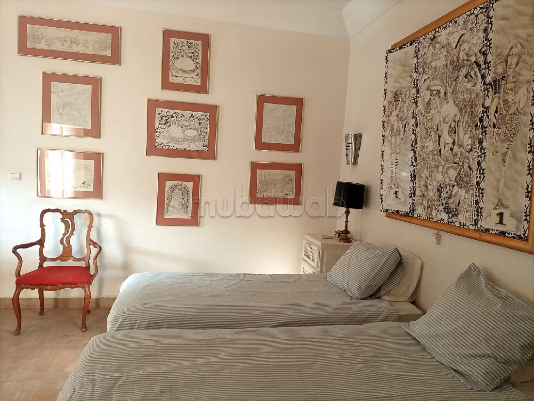 فيلا رائعة للبيع ب ميحتى. 7 قطع مريحة. مفروشة. 