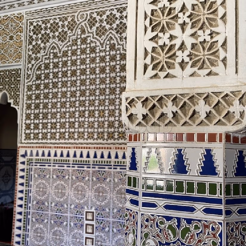 بيع منزل ب حي السلام. المساحة الإجمالية 6000 م². صالة أصيلة ، طبق الأقمار الصناعية