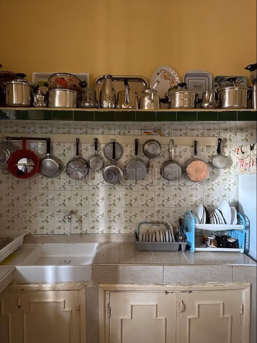 بيع منزل ب حي السلام. المساحة الإجمالية 6000 م². صالة أصيلة ، طبق الأقمار الصناعية