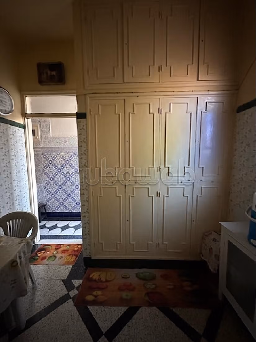 بيع منزل ب حي السلام. المساحة الإجمالية 6000 م². صالة أصيلة ، طبق الأقمار الصناعية