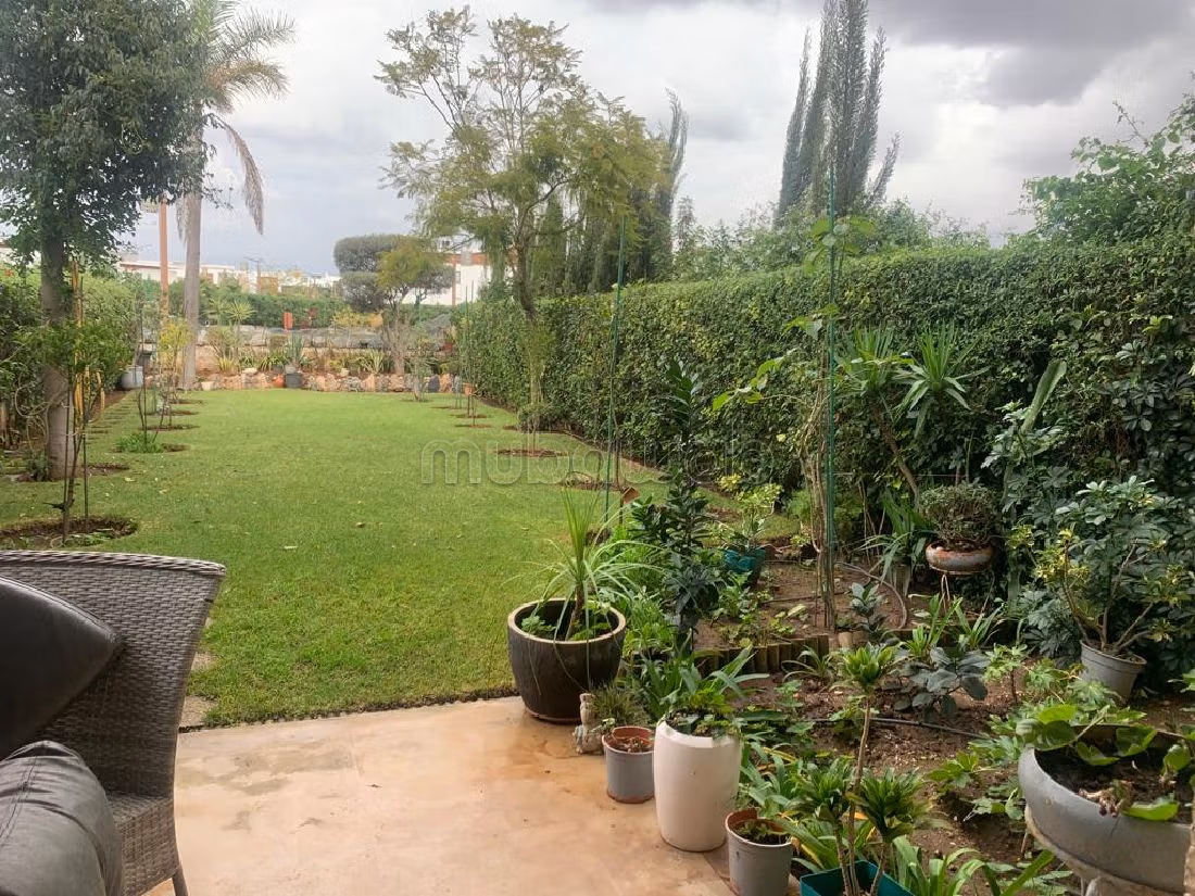 Nu kopen: villa's en luxe woningen. 3 Kamers. Verstevigde deur en verwarming. 