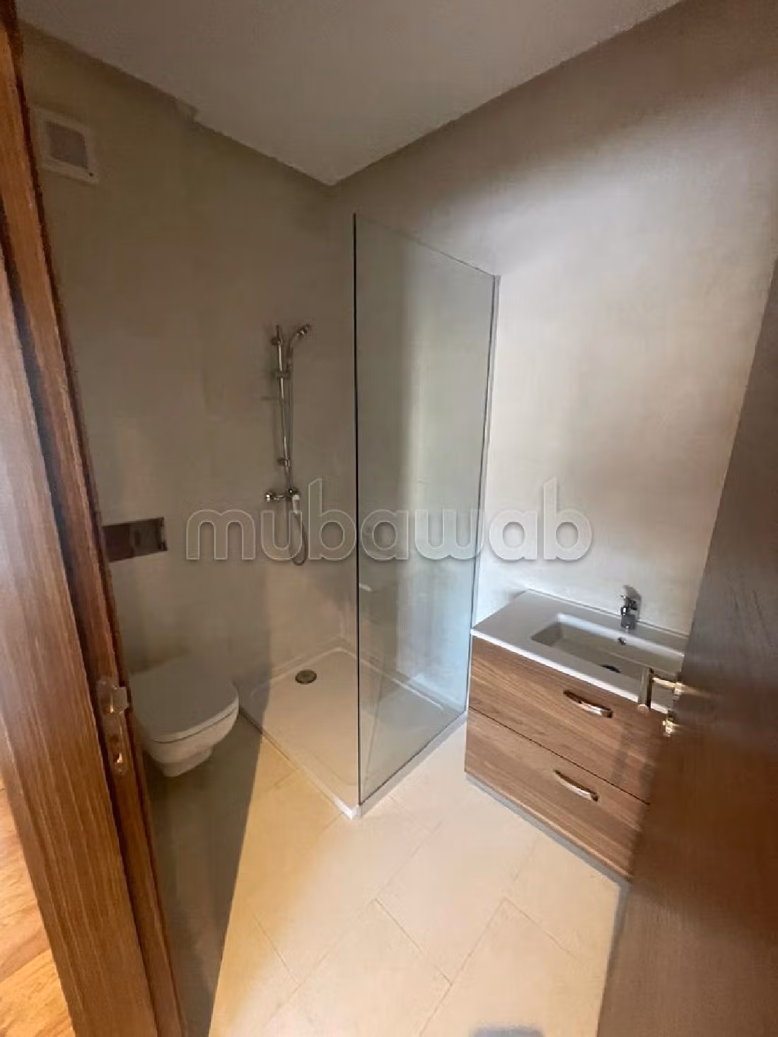 Location appartement vide à louer à CFC