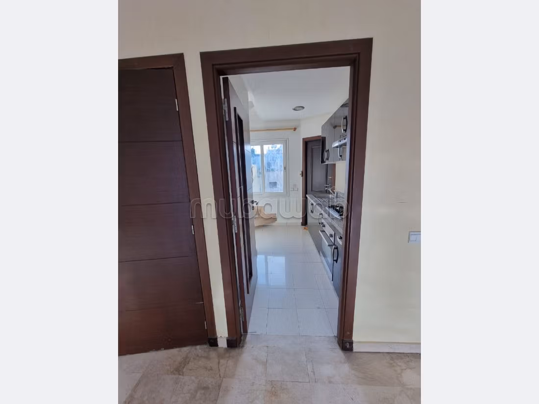 شقة للكراء بالمعاريف. 1 غرفة جيدة. صحن هوائي والأمن والحراسة. 