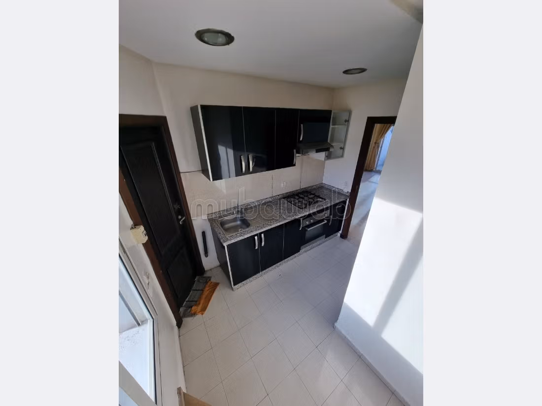 شقة للكراء بالمعاريف. 1 غرفة جيدة. صحن هوائي والأمن والحراسة. 