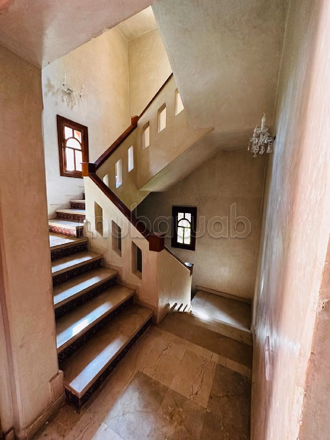 Nu te koop: villa's en luxe woningen in Hay Targa. Oppervlakte 760 m². Volledig gemeubileerd. 