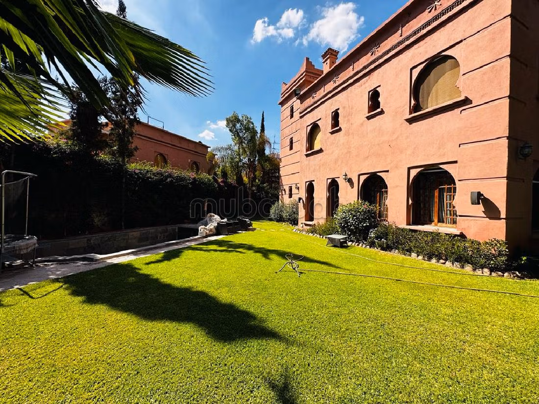 Nu te koop: villa's en luxe woningen in Hay Targa. Oppervlakte 760 m². Volledig gemeubileerd. 