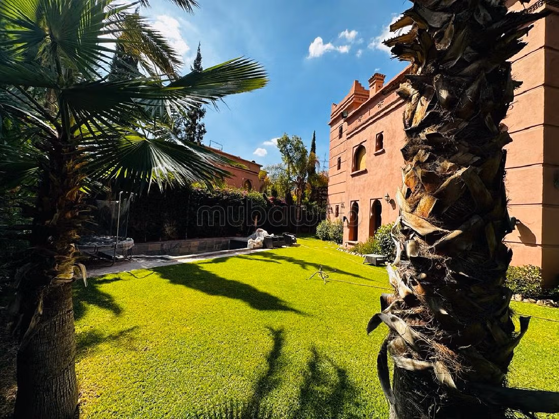 Nu te koop: villa's en luxe woningen in Hay Targa. Oppervlakte 760 m². Volledig gemeubileerd. 