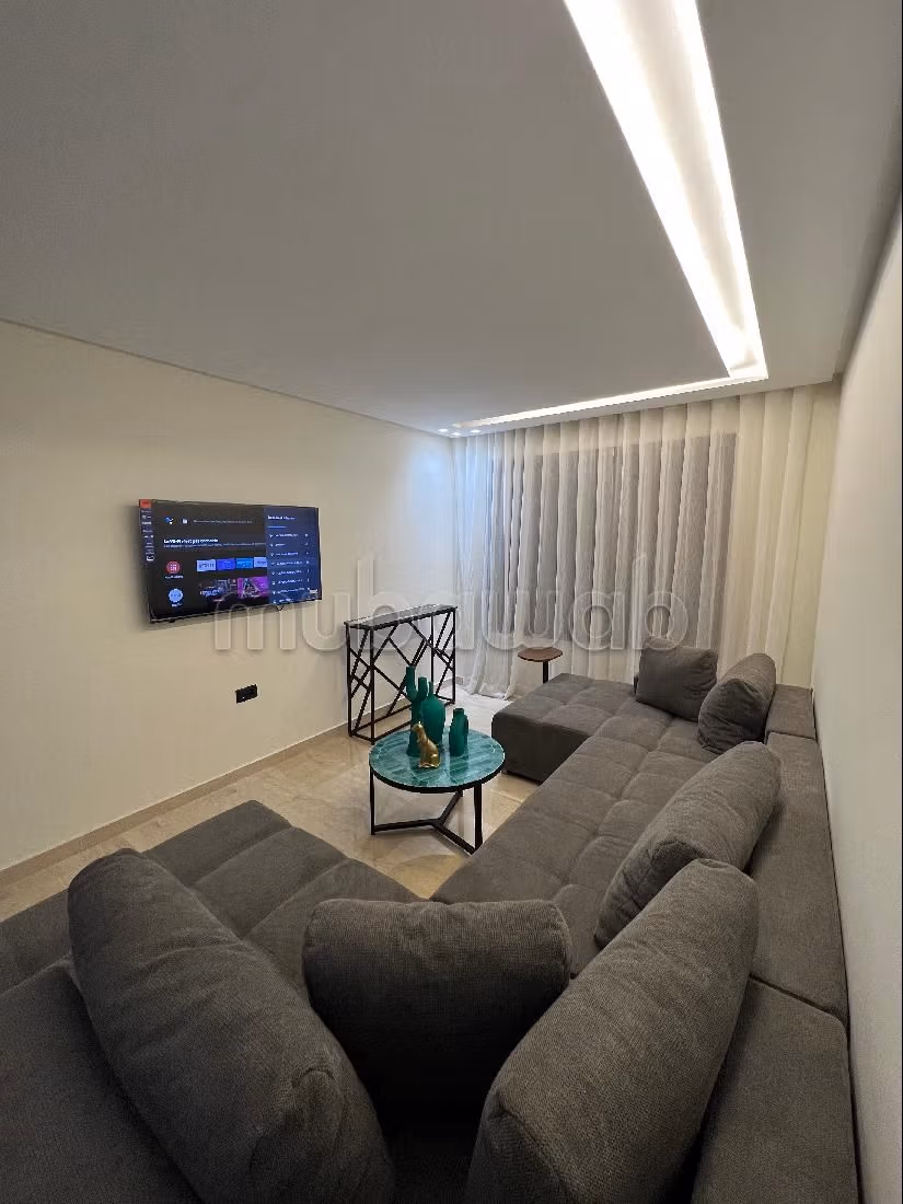 Pisos en alquiler en Bourgogne Est. 1 bonita habitación. Sin ascensor, gran terraza. 