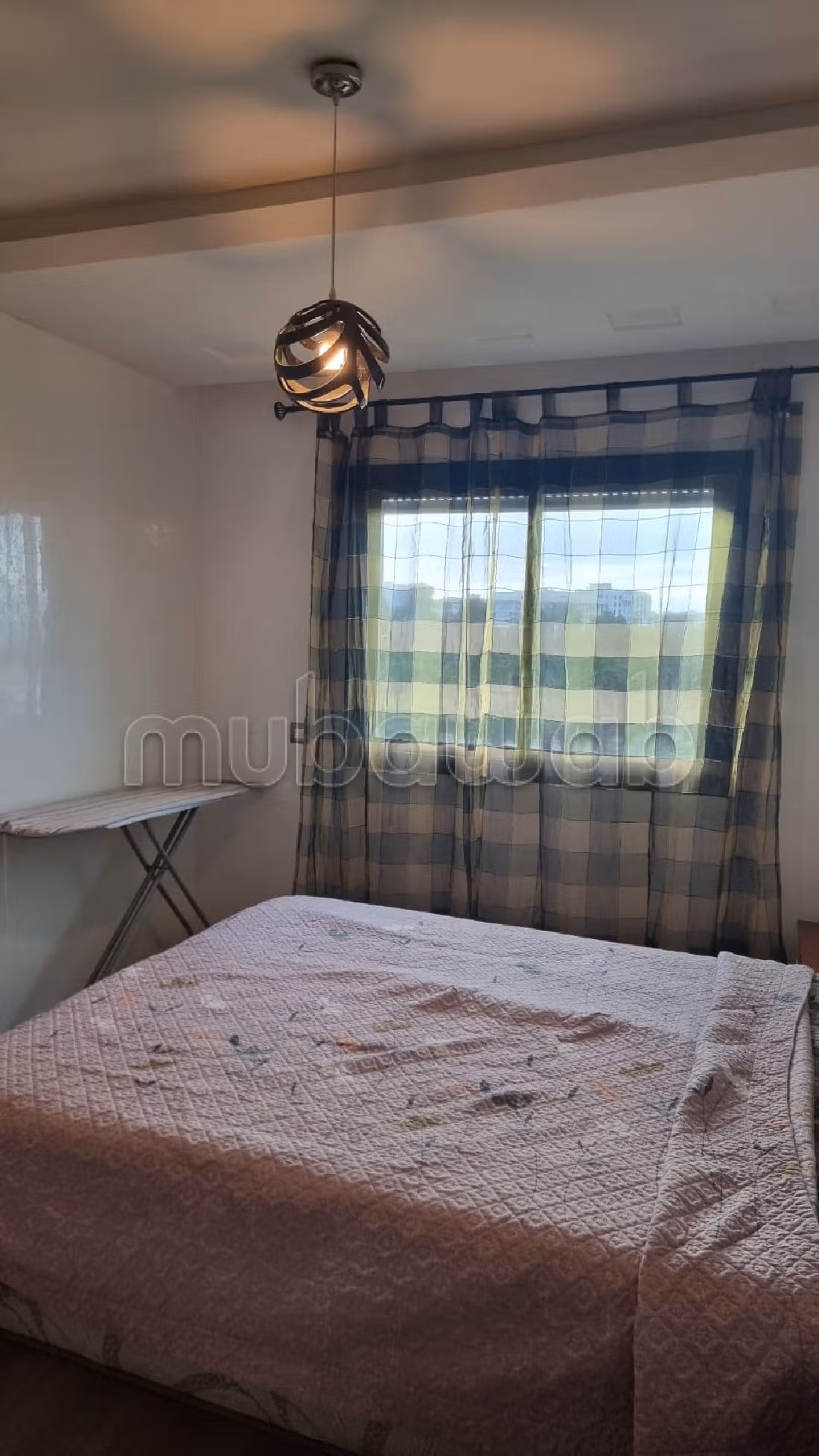 Apartments for rent in Centre Ville. 2 rooms. Swimming pool and air conditioning. 