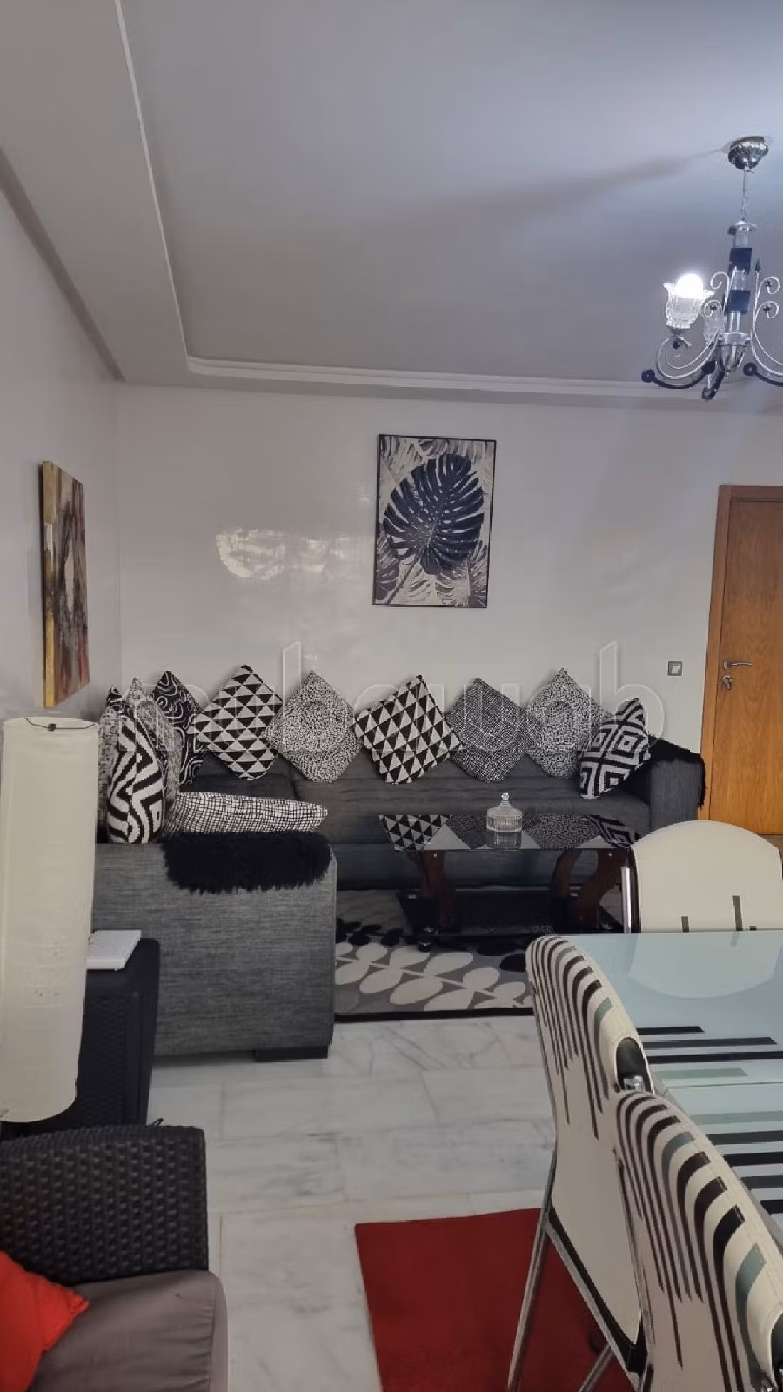 Apartments for rent in Centre Ville. 2 rooms. Swimming pool and air conditioning. 