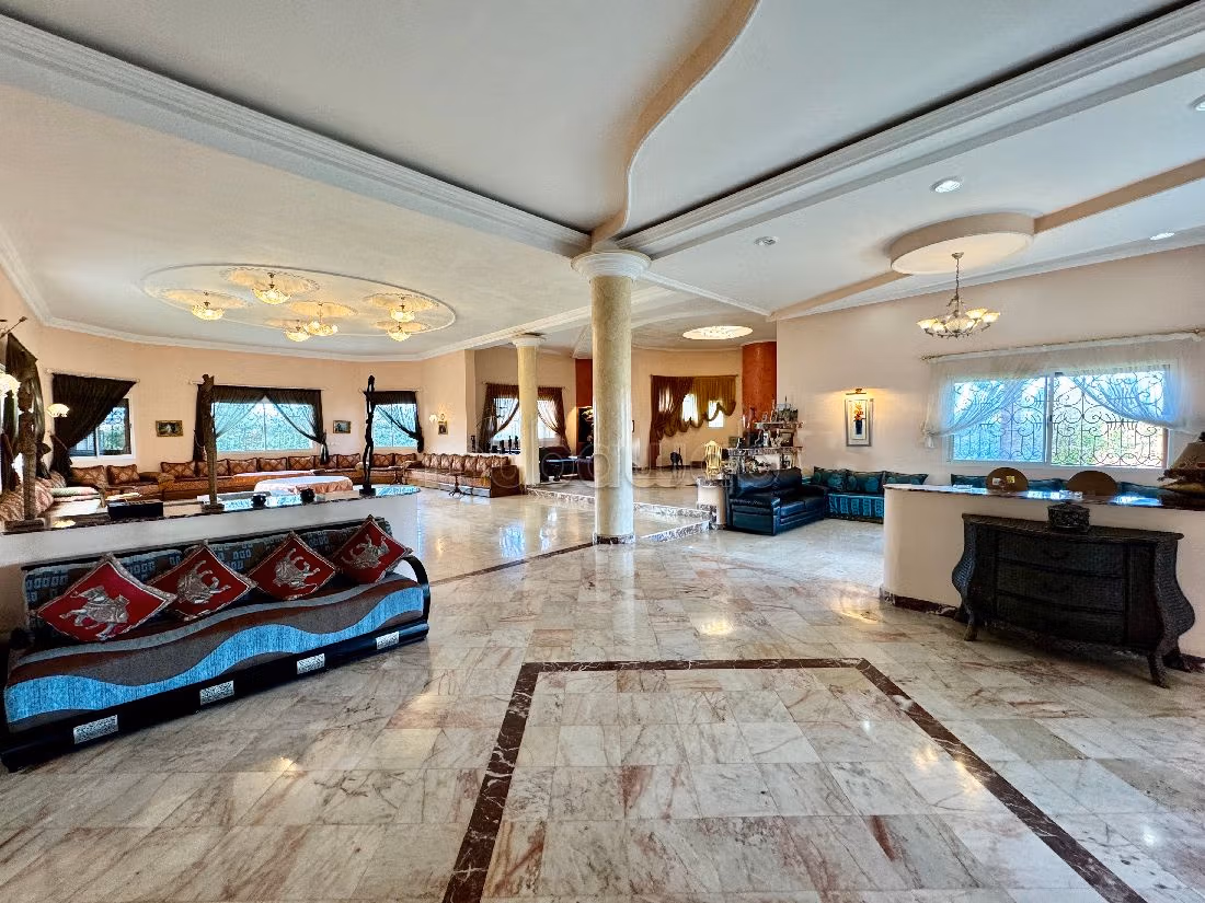 منزل رائع للبيع ببوسكورة. 10 قطع. مسبح ، مكيف هواء. 