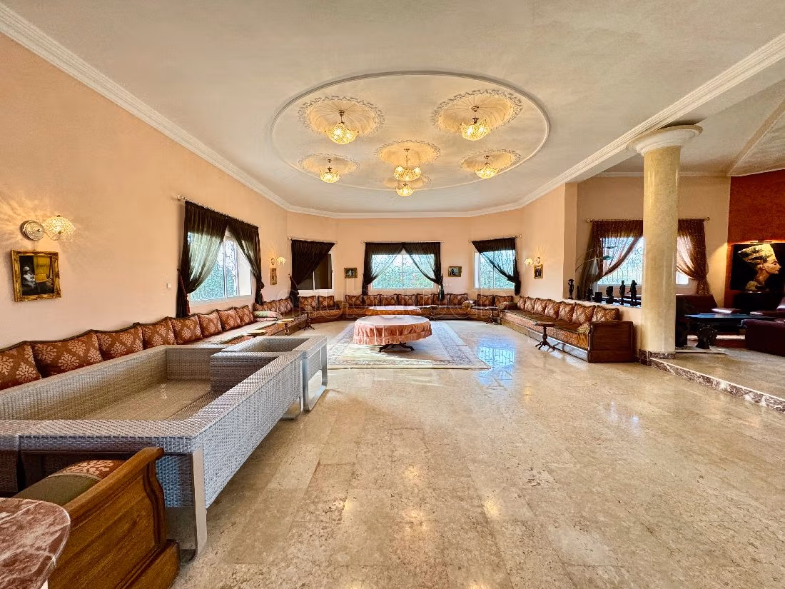 منزل رائع للبيع ببوسكورة. 10 قطع. مسبح ، مكيف هواء. 