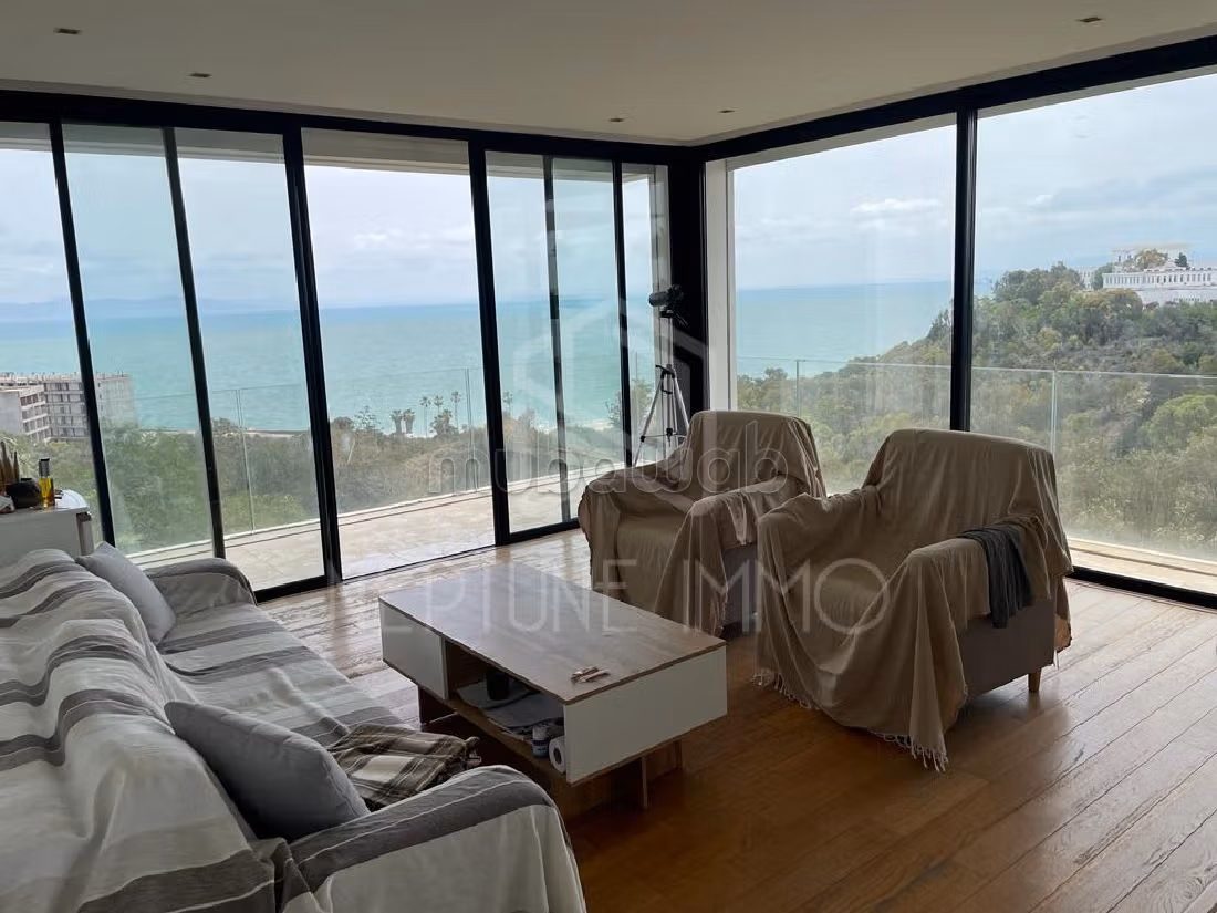 Villa avec piscine et vue imprenable sur la mer
