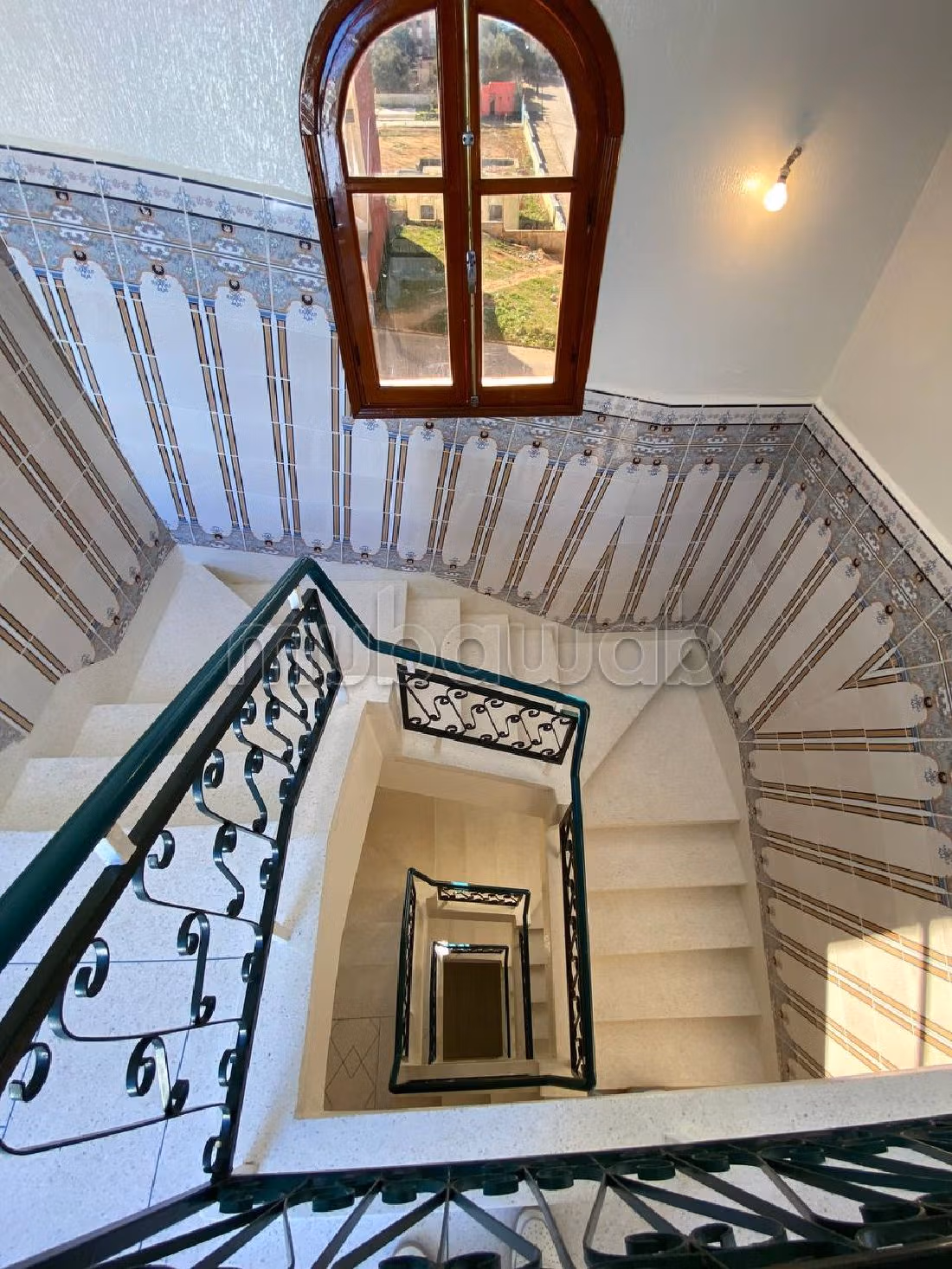 منزل ممتاز للبيع ب المحاربين القدامى. 14 قطع. صالون مغربي تقليدي ، إقامة آمنة