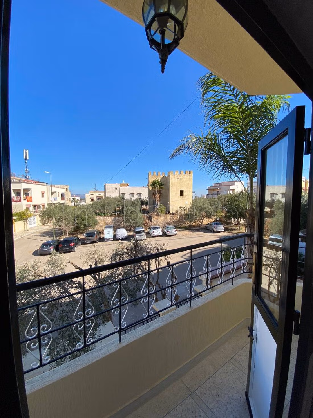 منزل ممتاز للبيع ب المحاربين القدامى. 14 قطع. صالون مغربي تقليدي ، إقامة آمنة