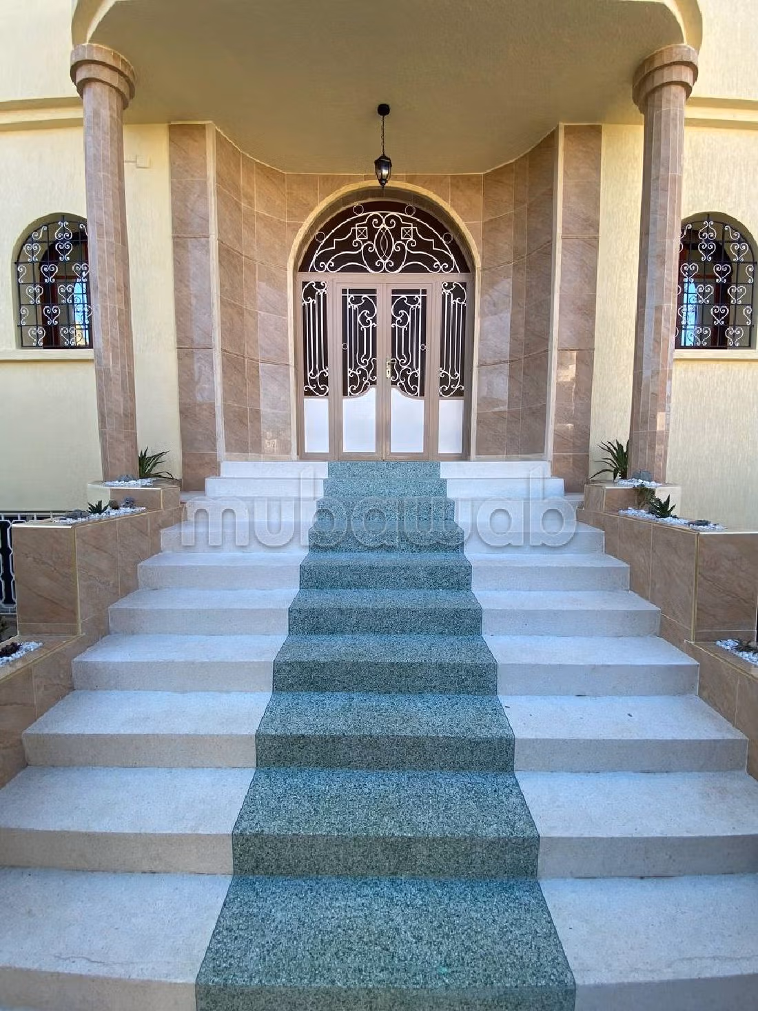 منزل ممتاز للبيع ب المحاربين القدامى. 14 قطع. صالون مغربي تقليدي ، إقامة آمنة