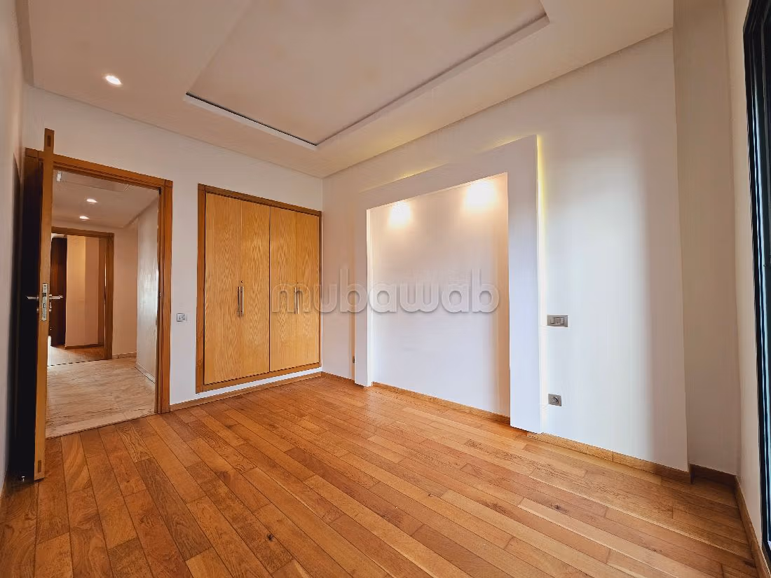 Appartement à Vendre de 269.0 m² à Casablanca, Mandarouna