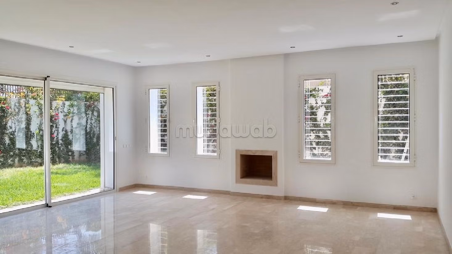 Villa di lusso in vendita a Californie. 4 camere da letto. Camino e servizio di conciergerie. 