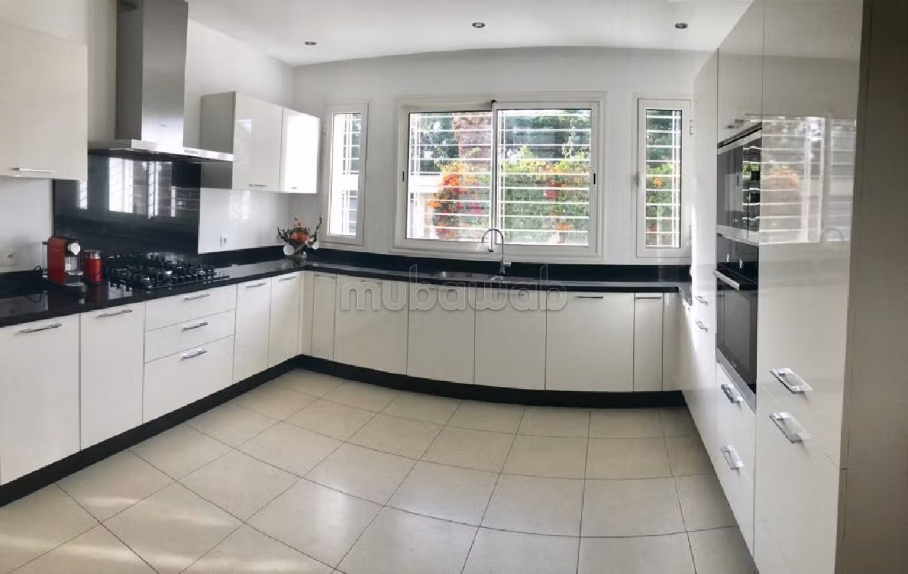 Villa di lusso in vendita a Californie. 4 camere da letto. Camino e servizio di conciergerie. 