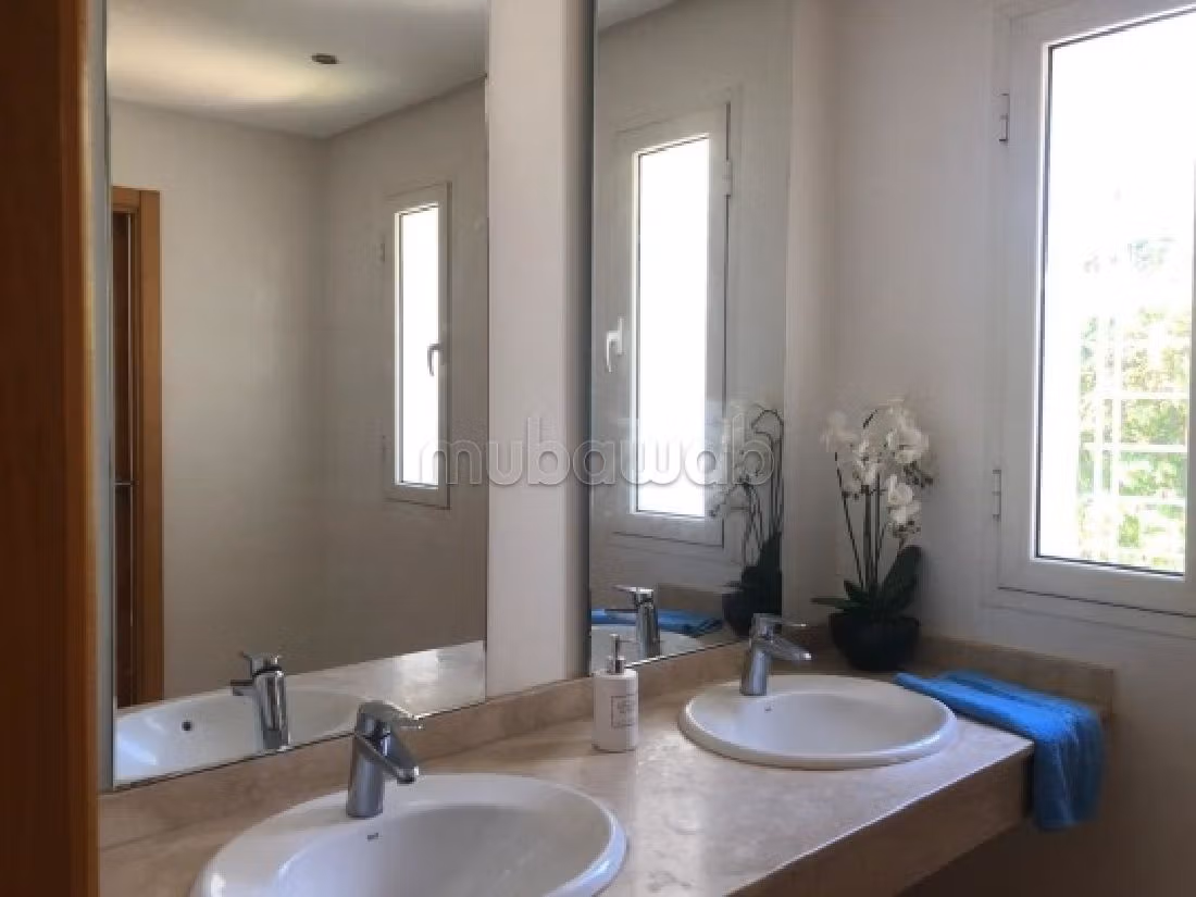 Villa di lusso in vendita a Californie. 4 camere da letto. Camino e servizio di conciergerie. 