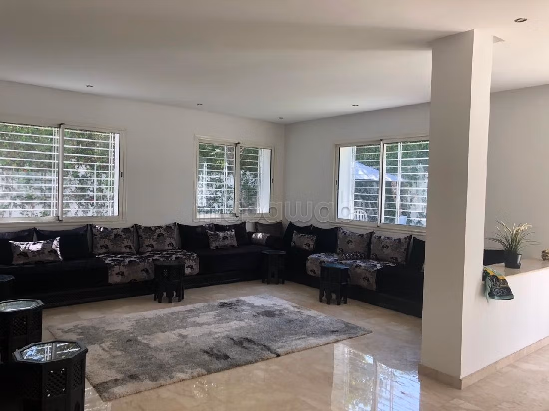 Villa di lusso in vendita a Californie. 4 camere da letto. Camino e servizio di conciergerie. 