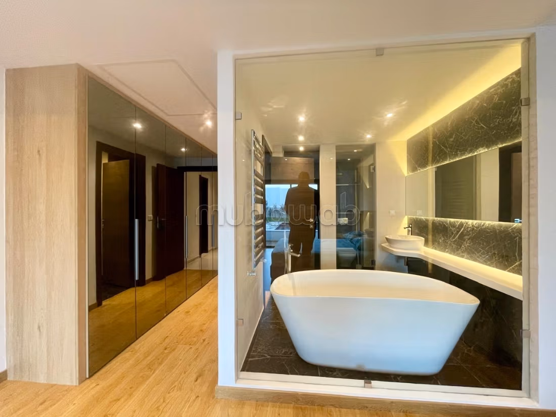 Bellissimo appartamento in affitto a Gammarth Supérieur. 2 belle camere da letto. Ammobiliato