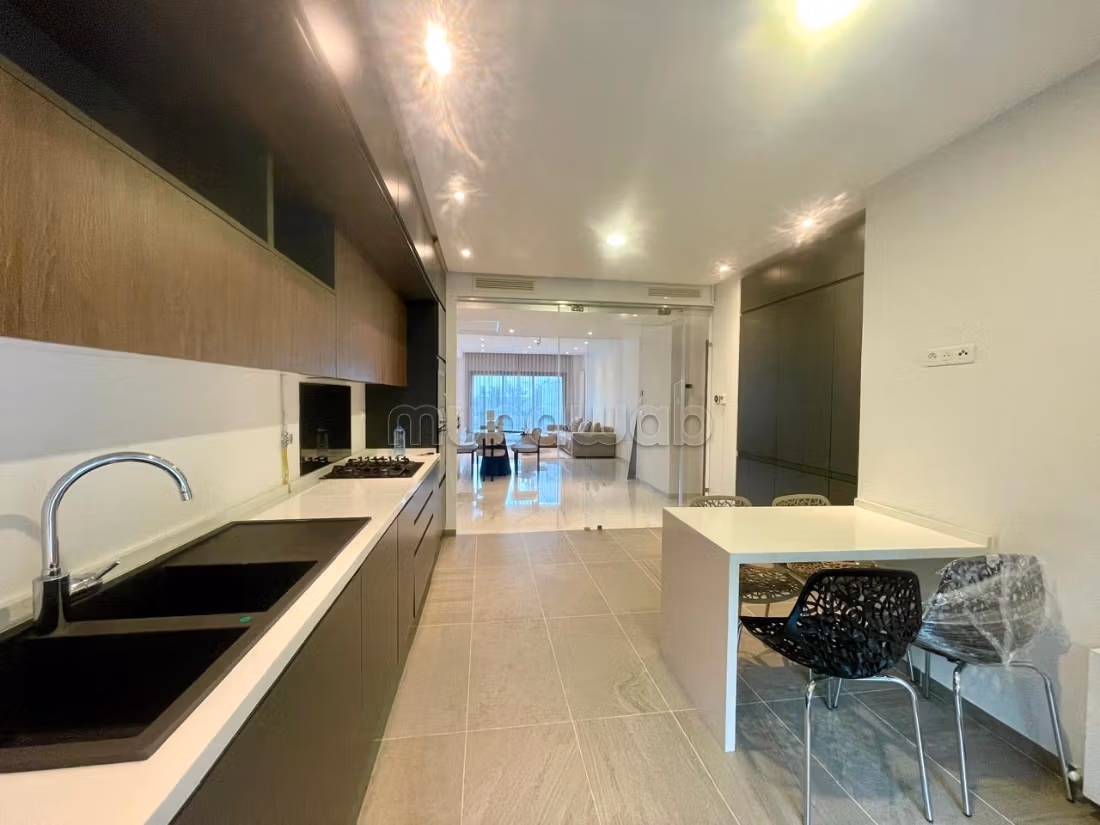 Bellissimo appartamento in affitto a Gammarth Supérieur. 2 belle camere da letto. Ammobiliato
