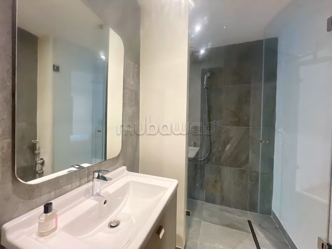 Bellissimo appartamento in affitto a Gammarth Supérieur. 2 belle camere da letto. Ammobiliato