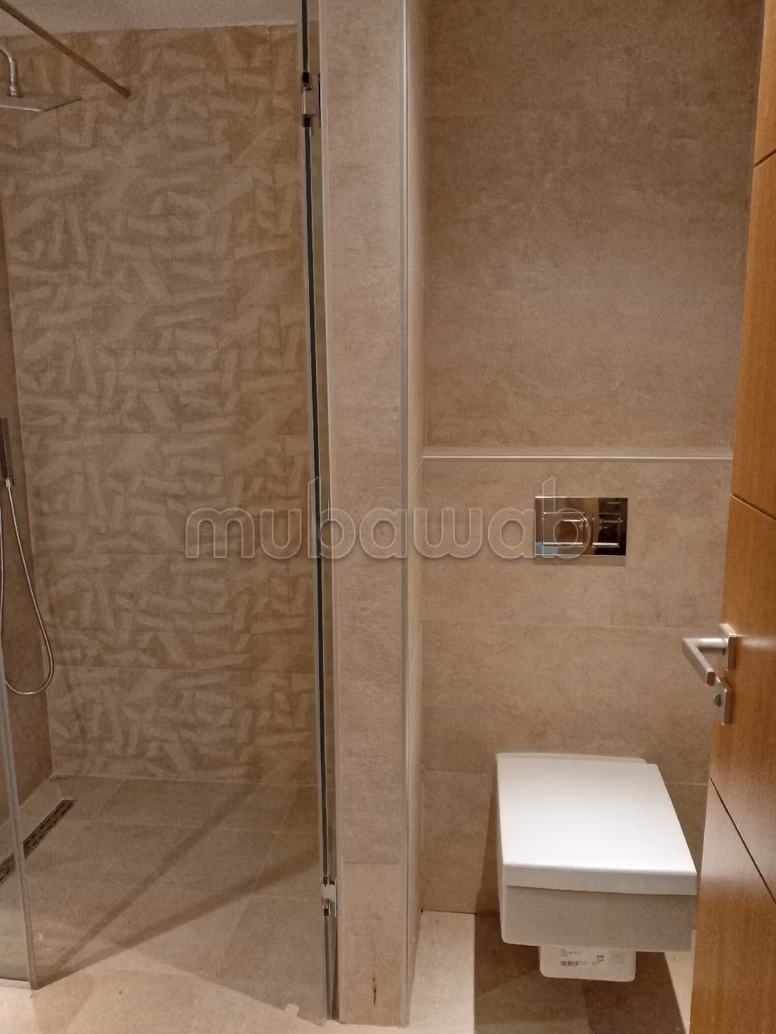 A vendre une villa luxueuse avec jardin au lac2