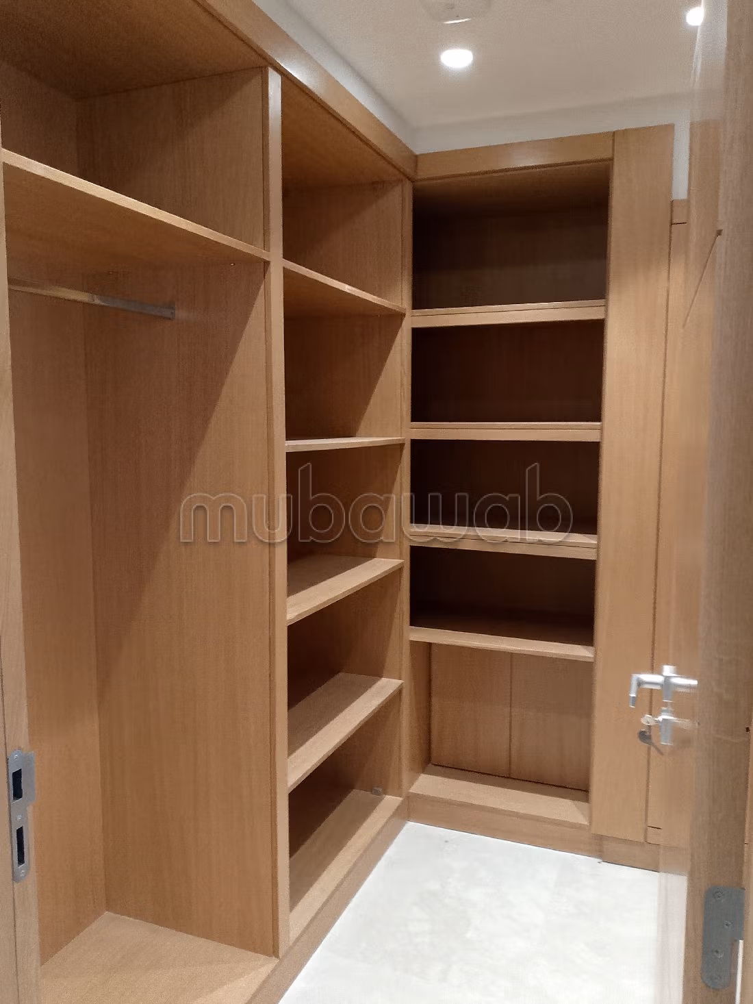 A vendre une villa luxueuse avec jardin au lac2