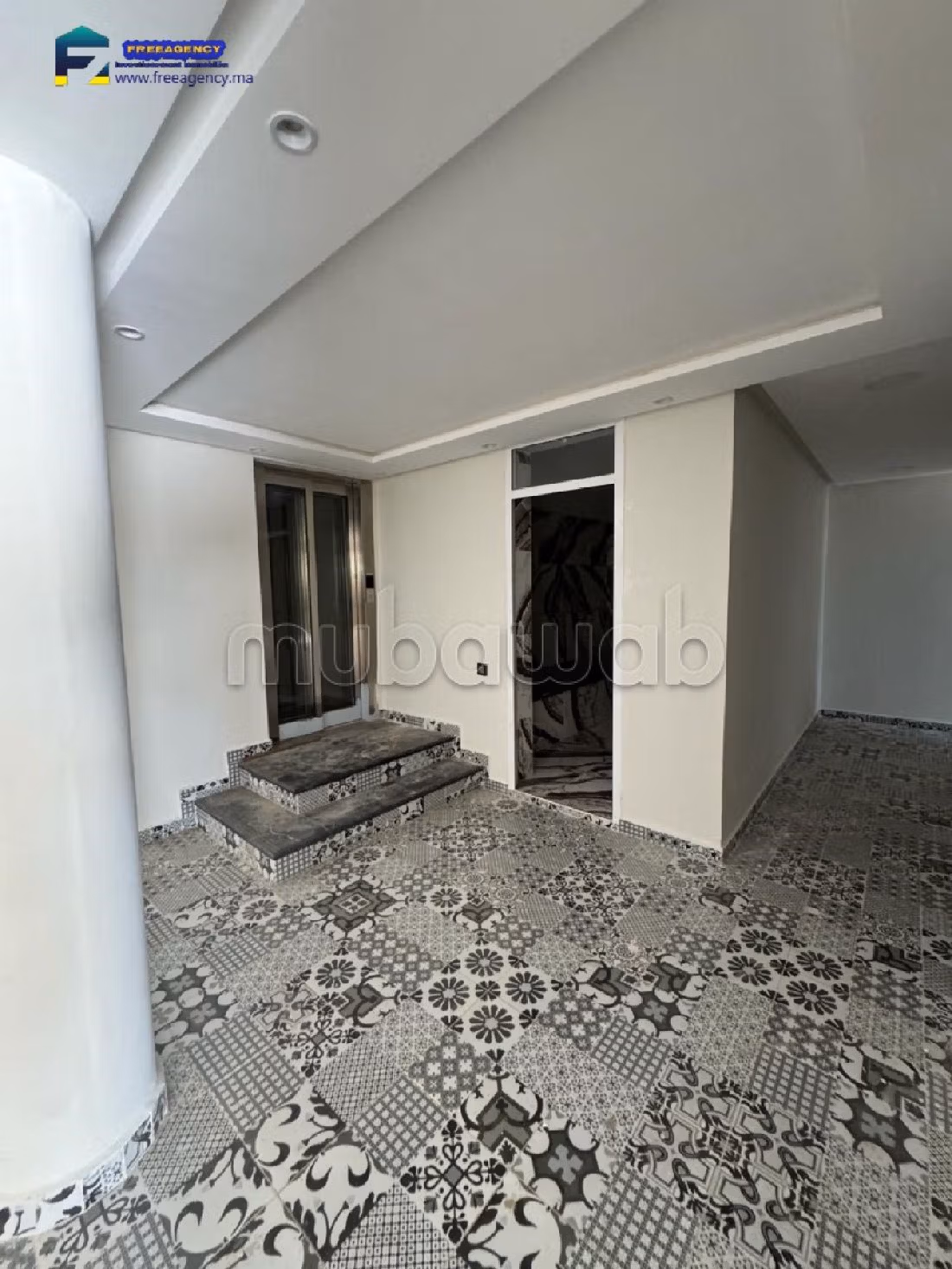 Villa en vente avec piscine privée en bord de mer