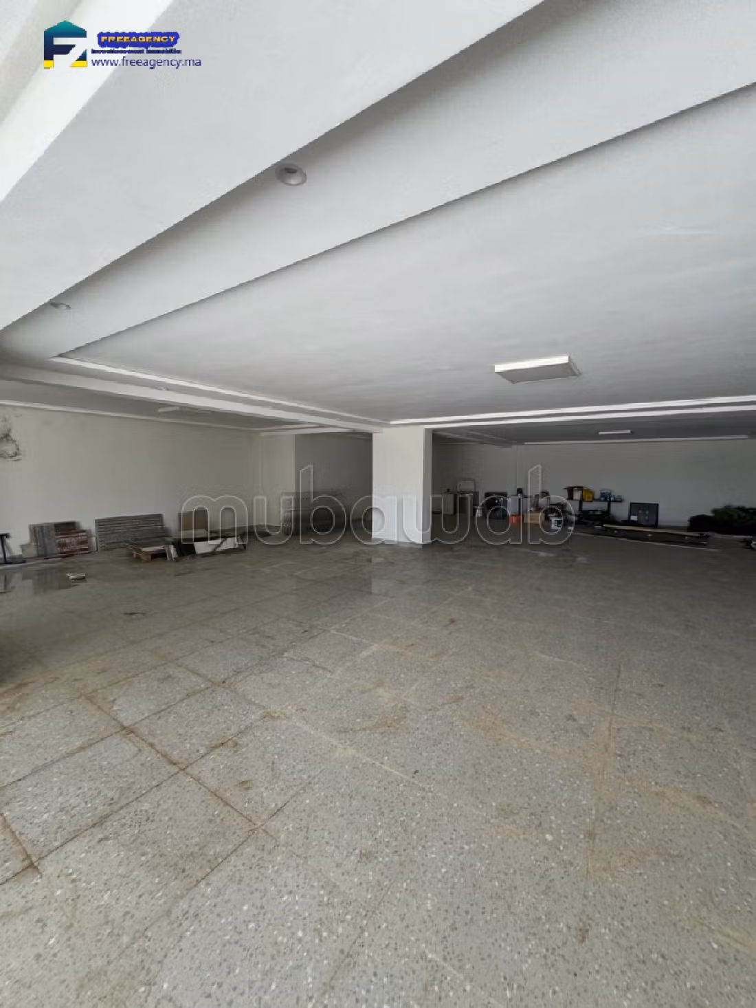 Villa en vente avec piscine privée en bord de mer