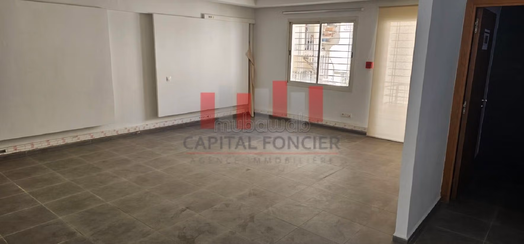 Alquiler de inmuebles en Port. Superficie 1800 m². 