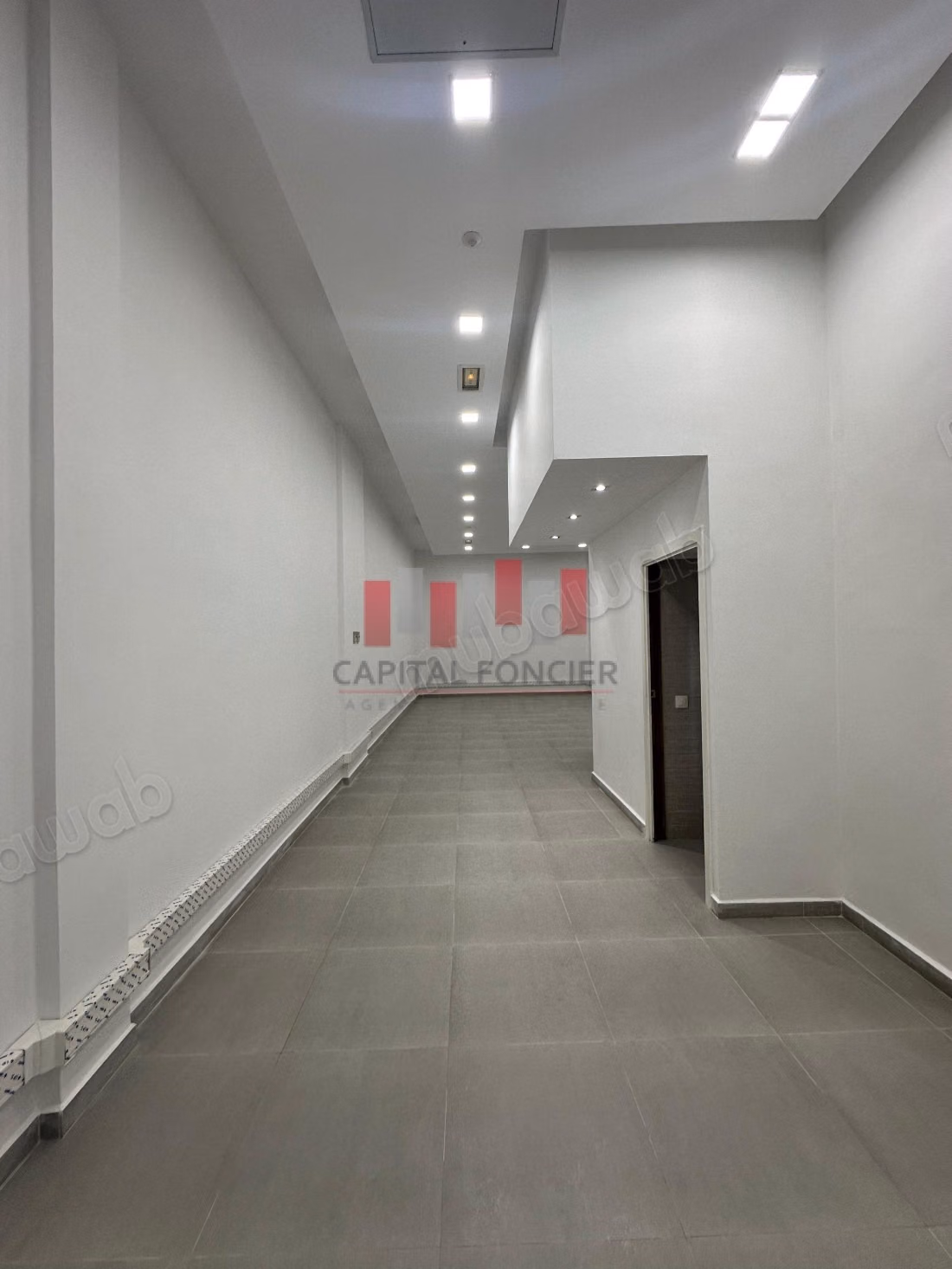 Building for professional use of 1800 m² of usable space for rent in the heart of Abdelmoumen neighborhood, adjacent to the tram