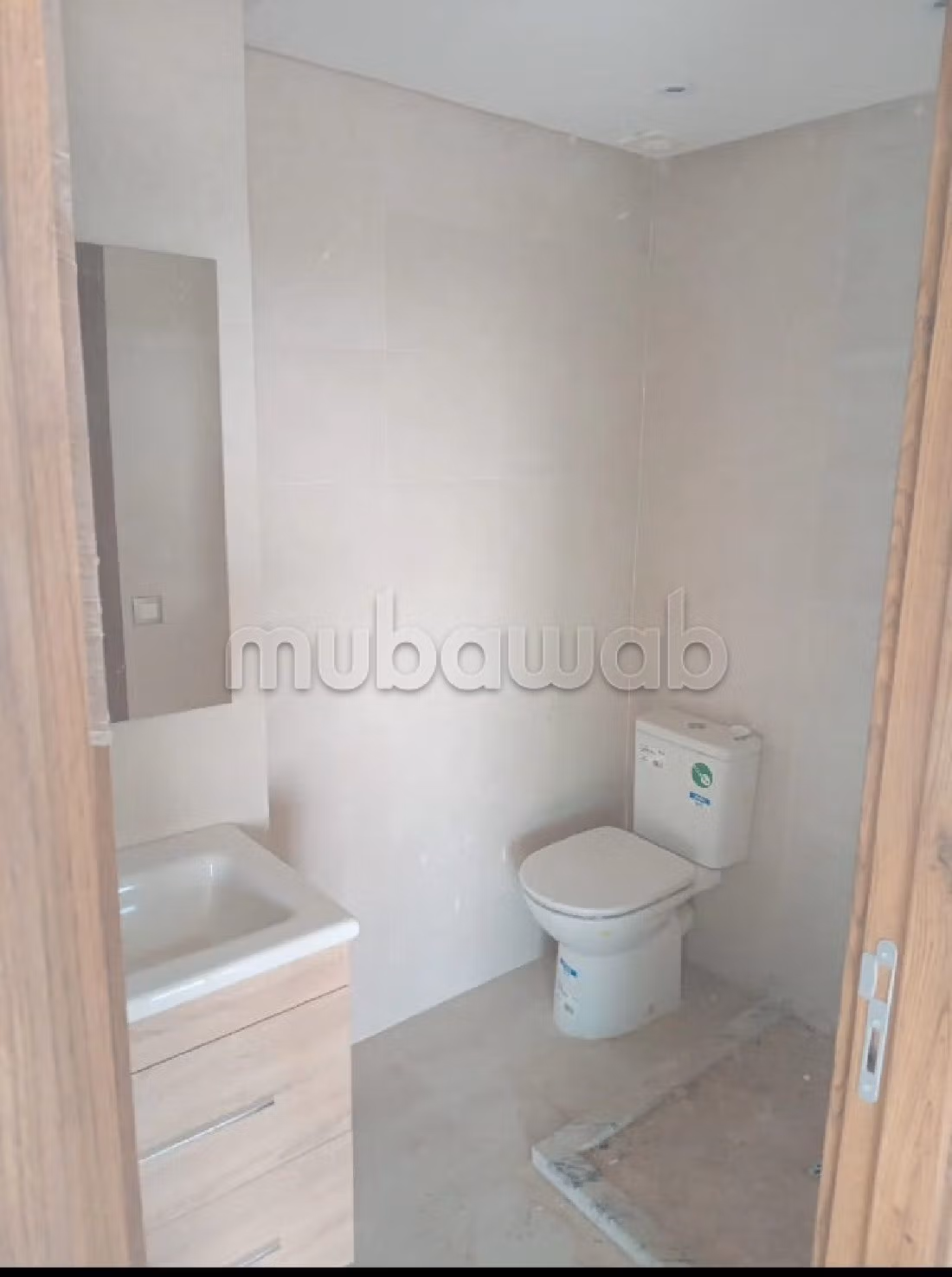 شقة جميلة للبيع بسيدي رحال. 2 غرف ممتازة. شرفة جميلة وحديقة. 