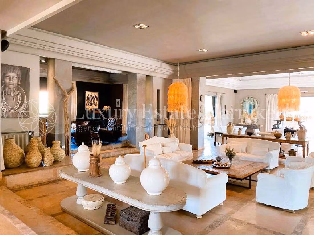 Magnífica villa en venta en Route de l'Ourika. Dimensión 1000 m². Bien amueblado. 