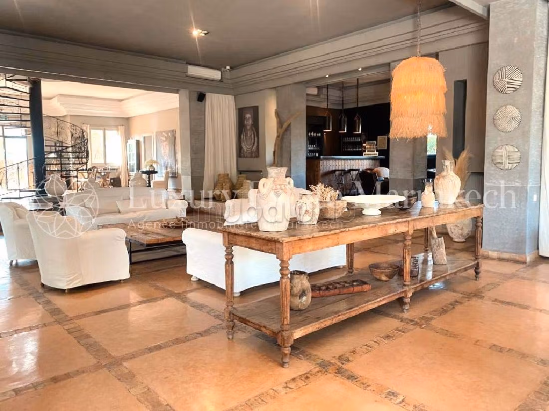 Magnífica villa en venta en Route de l'Ourika. Dimensión 1000 m². Bien amueblado. 