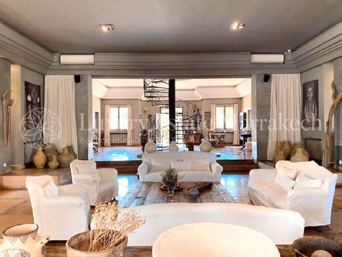Magnífica villa en venta en Route de l'Ourika. Dimensión 1000 m². Bien amueblado. 