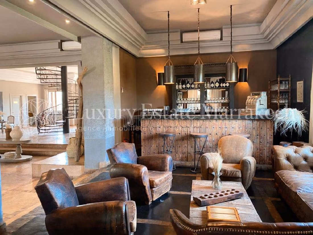 Magnífica villa en venta en Route de l'Ourika. Dimensión 1000 m². Bien amueblado. 