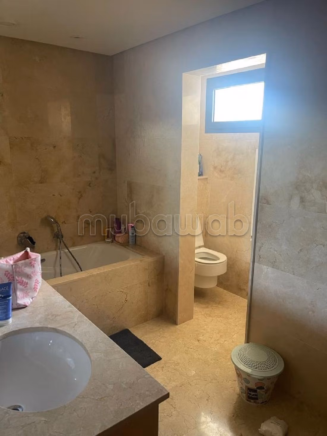 Sell apartment. 3 rooms. Caretaker service available, air conditioning. 