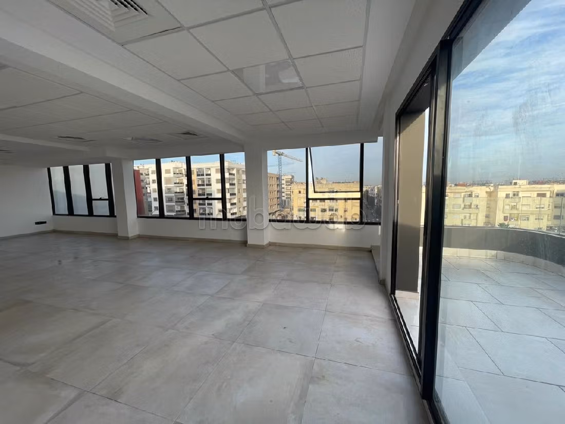Oficinas en alquiler en Oulfa. Superficie de 82 m². 
