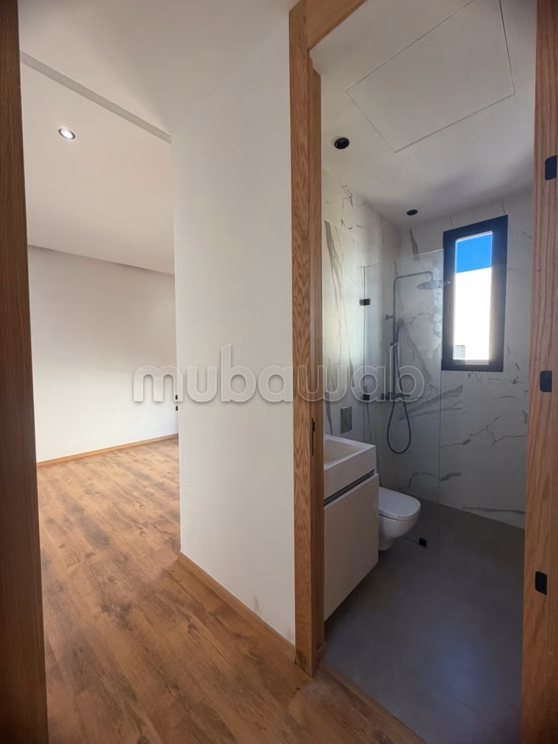 Se vende villa de lujo en Route de Tahanaout. 4 hermosas habitaciones. Servicio de chimenea y conserjería