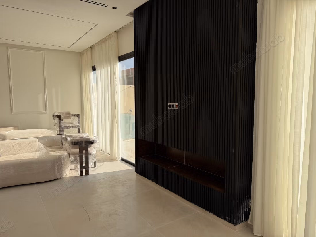 En vente excellente Villa moderne Neuve meublée de 3 vrais suites avec piscine privée dans une résidence fermée à 15 minutes du centre ville