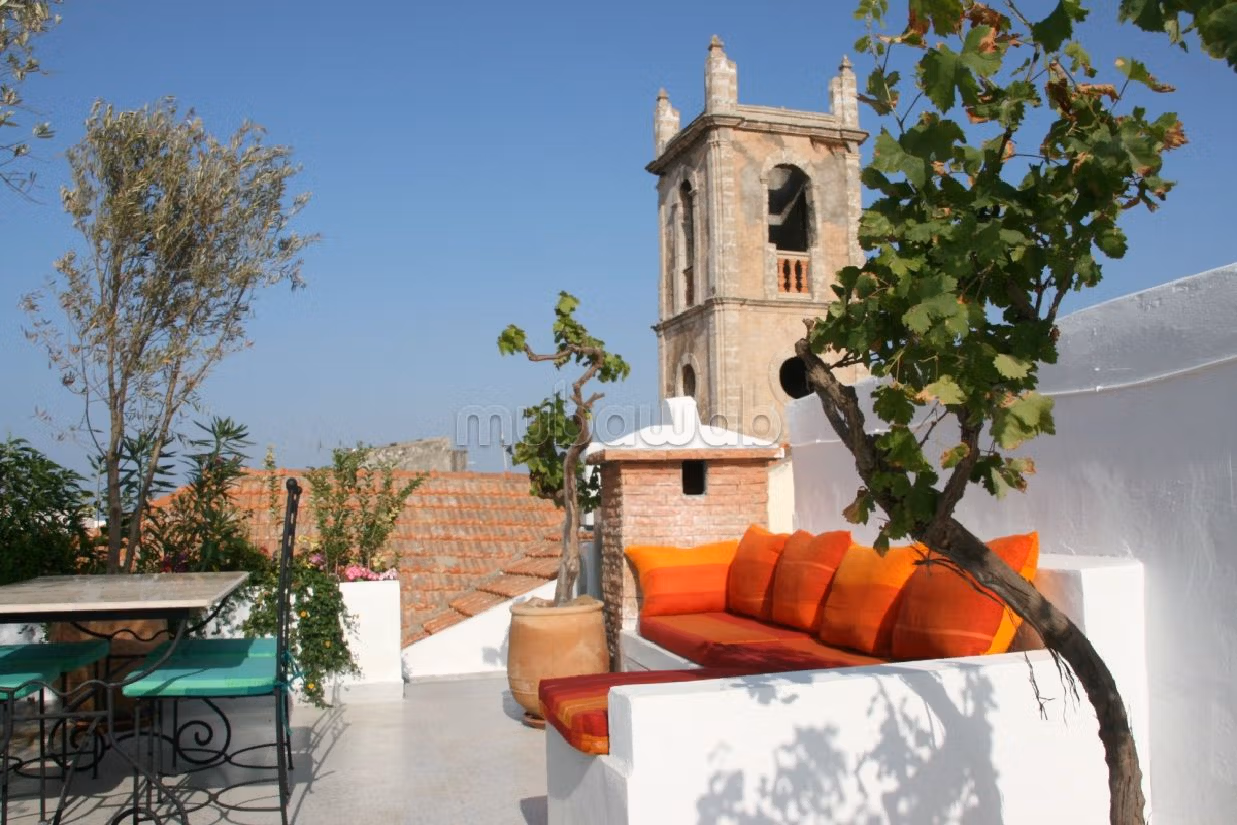 Casa en venta en Cité Portugaise. 4 hermosas habitaciones. Bien amueblado