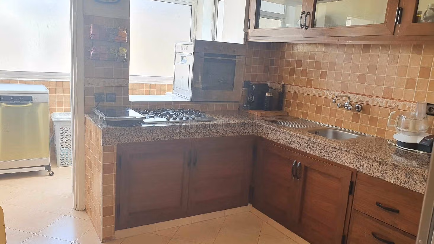 Bonito piso en venta en Mers Sultan. 2 dormitorios. Con ascensor. 