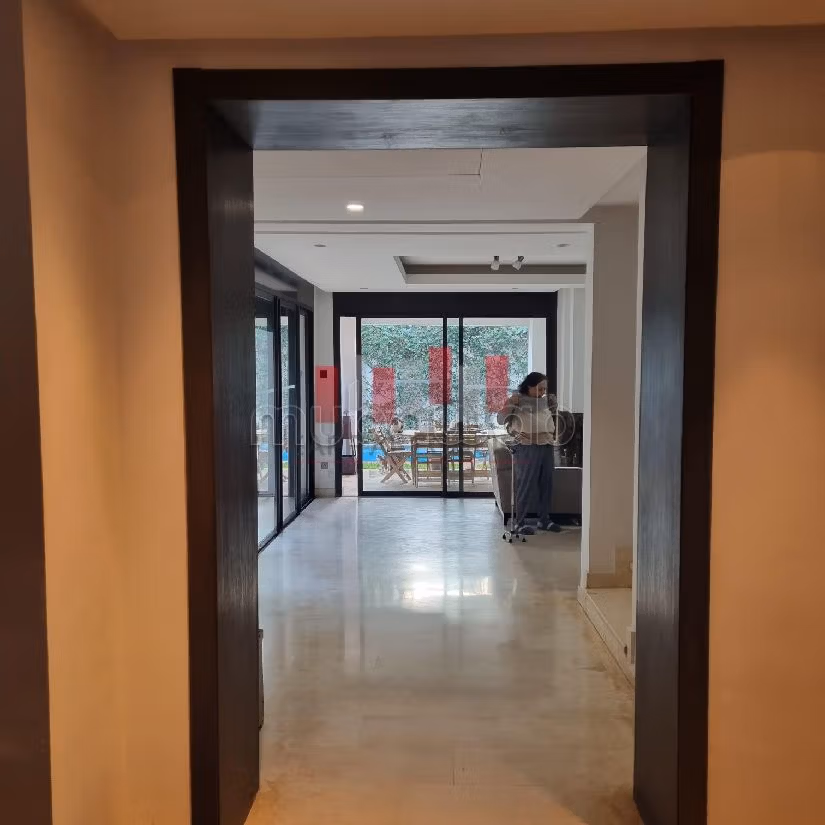 Straordinaria villa in affitto a Ain Diab. Superficie totale 300 m². Ammobiliato