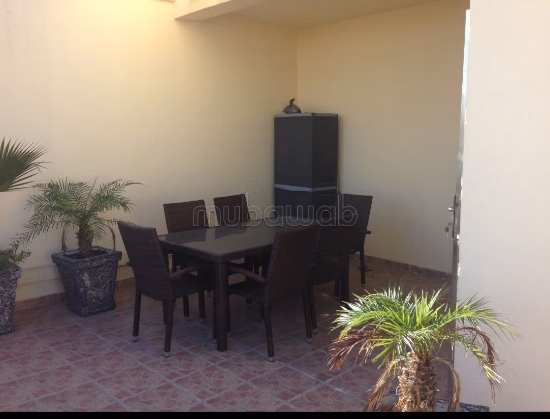 Bonito piso en venta en Castilla. Superficie 151 m². Mobiliario.